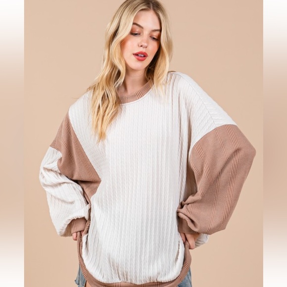 Contrast Textured Knit Sweatshirt - Picture 3 of 7